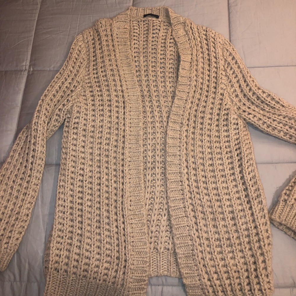 Cardigan from ASOS in the size large for men